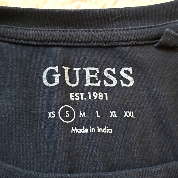Guess Tee - Picture 2 of 2